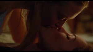 Lesbian Kiss, Megan Fox and Amanda Seyfried Jennifer's Body