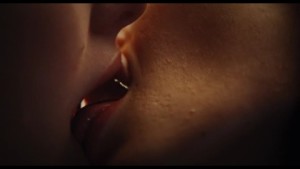 Jennifer's Body Lesbian Kiss, Megan Fox & Amanda Seyfried