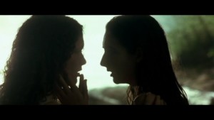 Hannah Taylor-Gordon and Natalia Tena, Lesbian Kiss