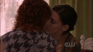 Rumer Willis and Jessica Lowndes, Lesbian Kiss lesmedia