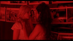 Scarlett Johansson and Penelope Cruz, Lesbian Kiss Vicky Cristina Barcelona  lesmedia