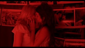 Scarlett Johansson and Penelope Cruz, Lesbian Kiss