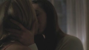 Hayden Panettiere and Madeline Zima, Lesbian Kiss
