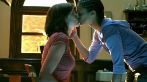 Daisy Betts and Kandyse McClure, Lesbian Kiss