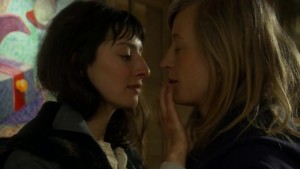 Mila Dekker and Aurelia Petit, Lesbian kiss Looking for Cheyenne