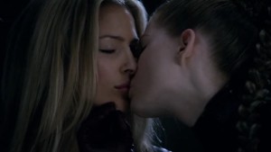 Tabrett Bethell and Laura Brent Lesbian Kiss, Lesbian Images