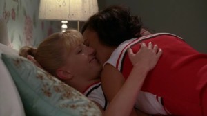 Brittany and Santana Lesbian Kissing Scene from Glee, Naya Rivera and Heather Morris Lesbian Kiss