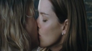 Renee Zellweger and Jacinda Barrett, Lesbian Kiss Bridget Jones The Edge Of Reason lesmedia