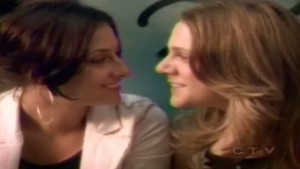 Lauren Collins and Deanna Casaluce Lesbian Kiss, Degrassi lesmedia