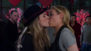 Gillian Jacobs Lesbian Kiss Community, Watch Online lesmedia