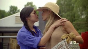 Julie Benz and Camille Chen Lesbian Kiss, Royal Pains Watch Online lesbian media