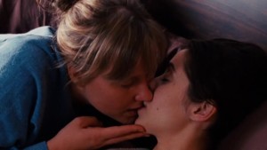 Cristin Milioti and Emily Holmes Lesbian Kiss, Lesbian Movie  Watch Online lesbian media