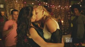 Bo & Tamsin Kissing Scenes Lost Girl (29 Dec. 2013)