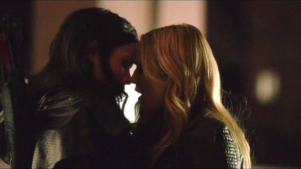 Caity Lotz and Katrina Law Lesbian Kiss from Arrow: Season 2, Episode 13 He...