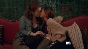 Bird & Madison Lesbian Kiss “Finding Carter”