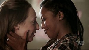 Pippy and Tara Lesbian Kiss – Rosewood (March 23, 2016)