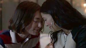Casey and Izzie – Atypical Season 2 Episode 9