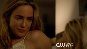 Sara and Ava Scenes – Legends of Tomorrow Season 4 Episode 1